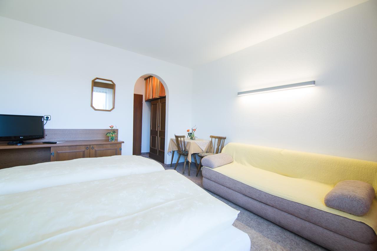 Dickinger Hotel *